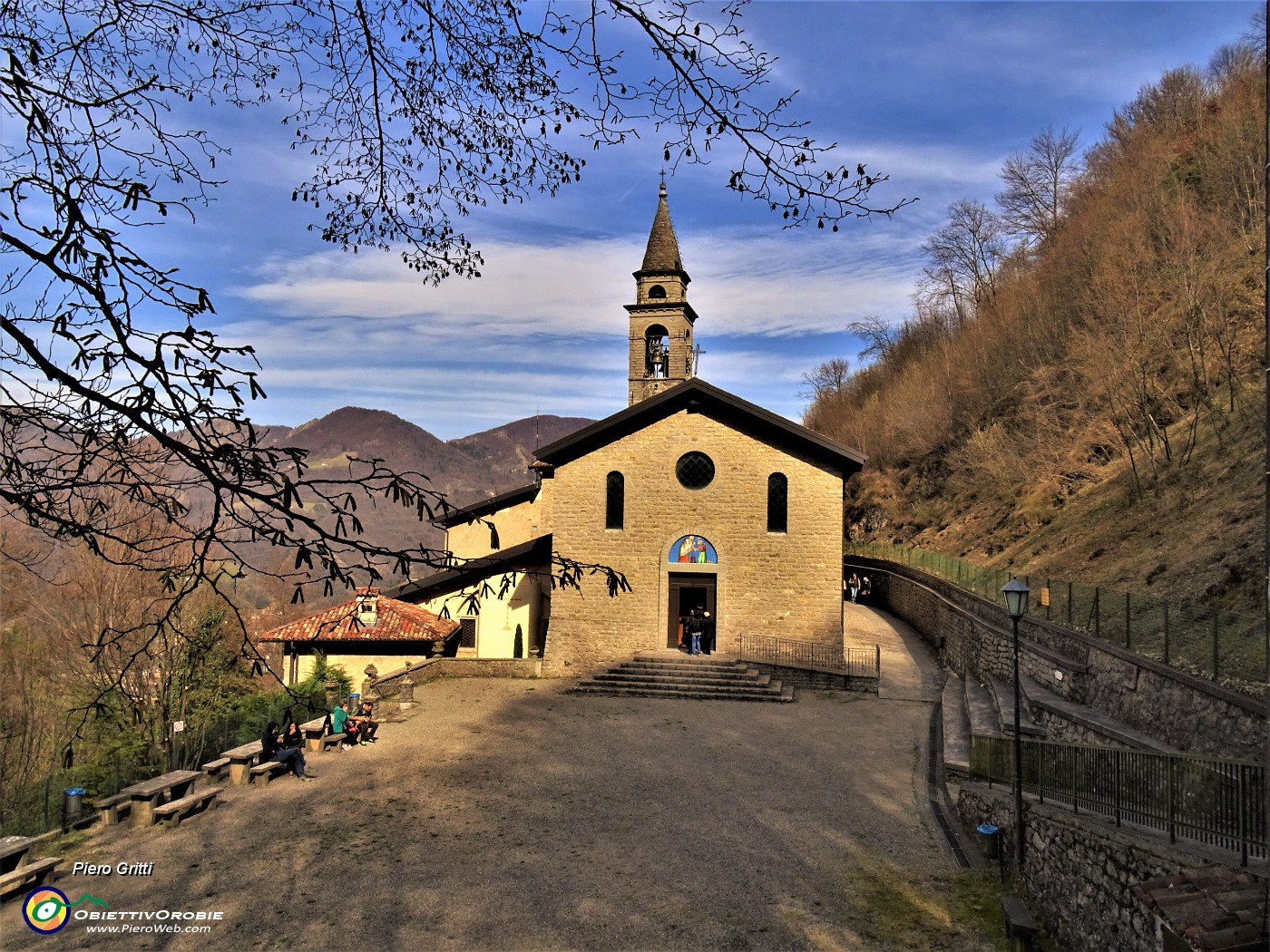 05 Al Santuario del Perello (870 m) .JPG